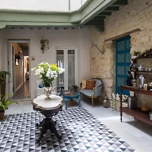 casa-portus-gaditanus-s-xviii-patio-y-terraza.es-andalucia.com/